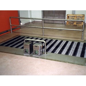 CLEANING INDUSTRIAL EQUIPMENTS